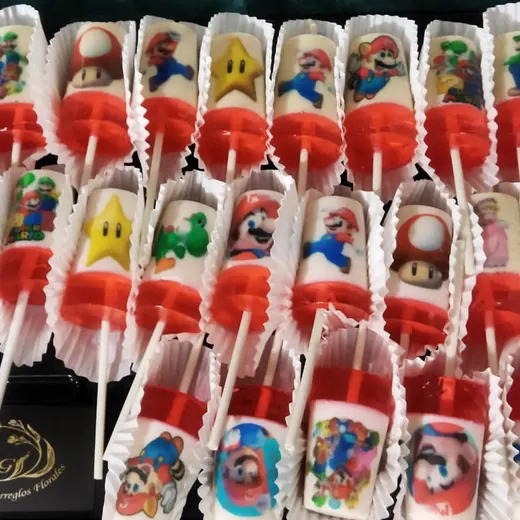 Gelatinas en paleta con personajes de videojuego